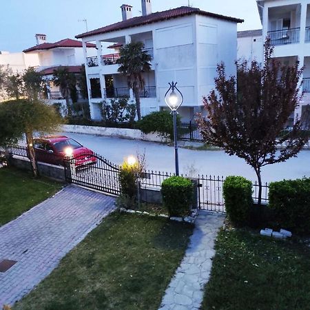 Beach Front Apartment In Pefkochori Luaran gambar