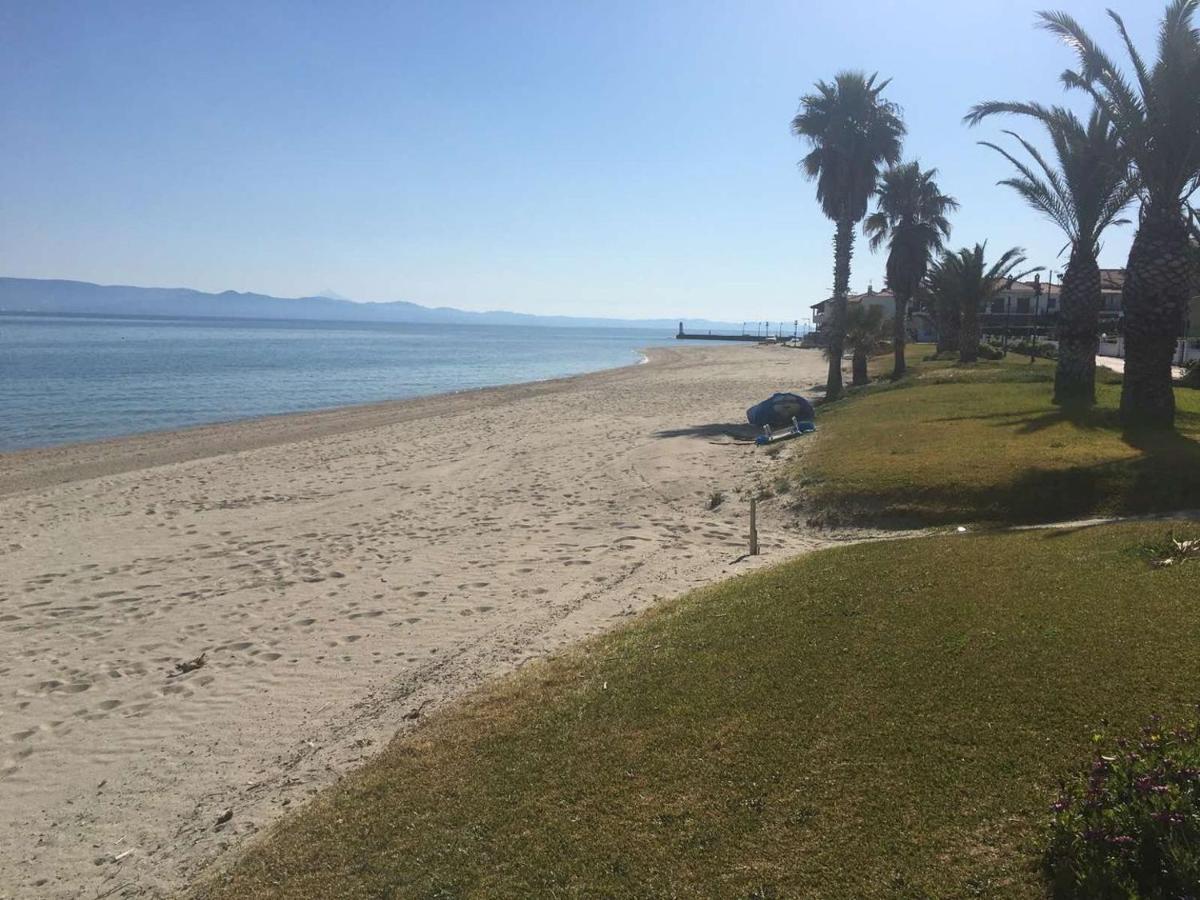 Beach Front Apartment In Pefkochori Luaran gambar