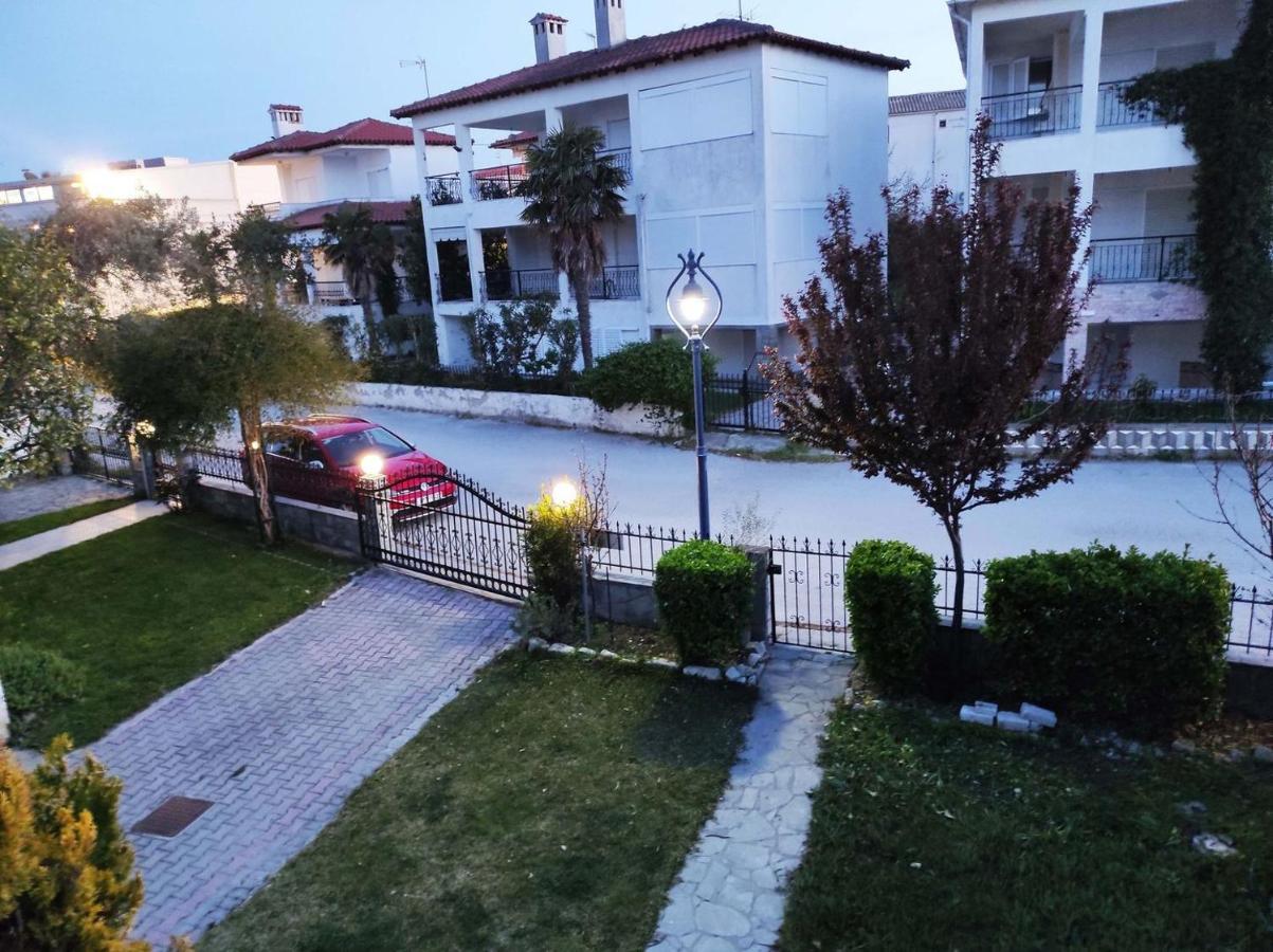 Beach Front Apartment In Pefkochori Luaran gambar